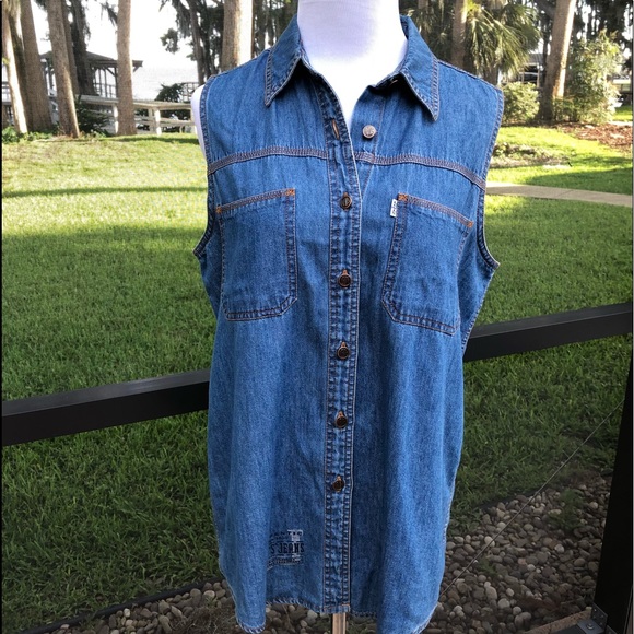 Levi's Tops - 6 / $20 Levi’s Sleeveless Top